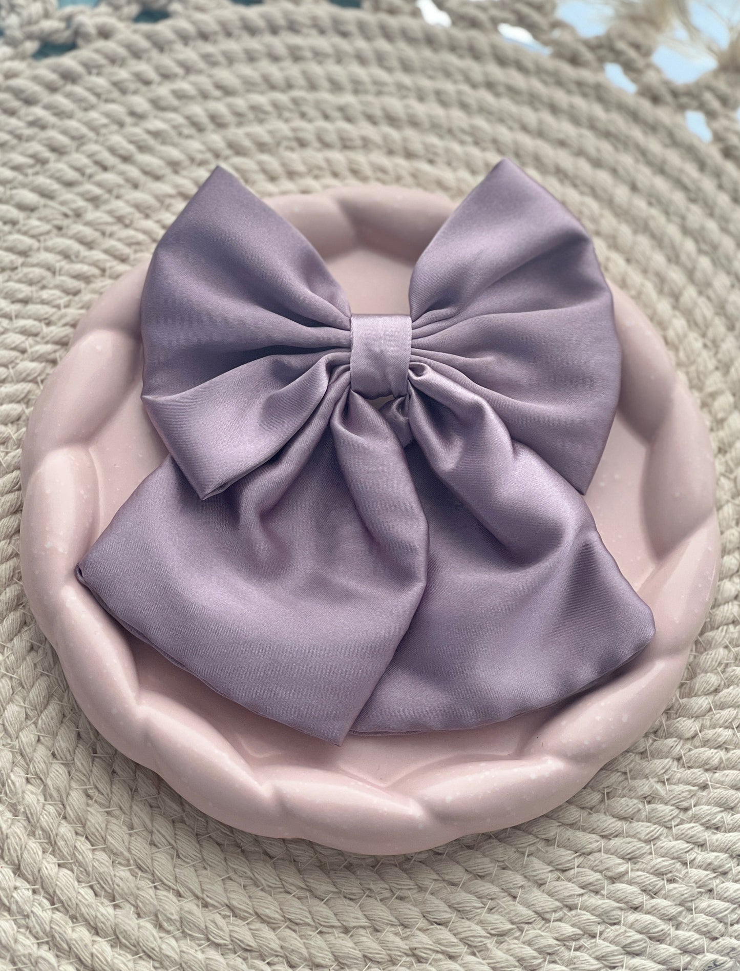 Medium Sized Satin Bow (Purple)