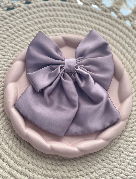 Medium Sized Satin Bow (Purple)